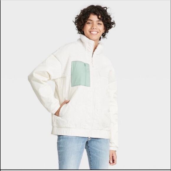 Universal Thread Women’s Cream Sherpa fuzzy full zip quilted Jacket NWT SZ XS - Picture 2 of 5